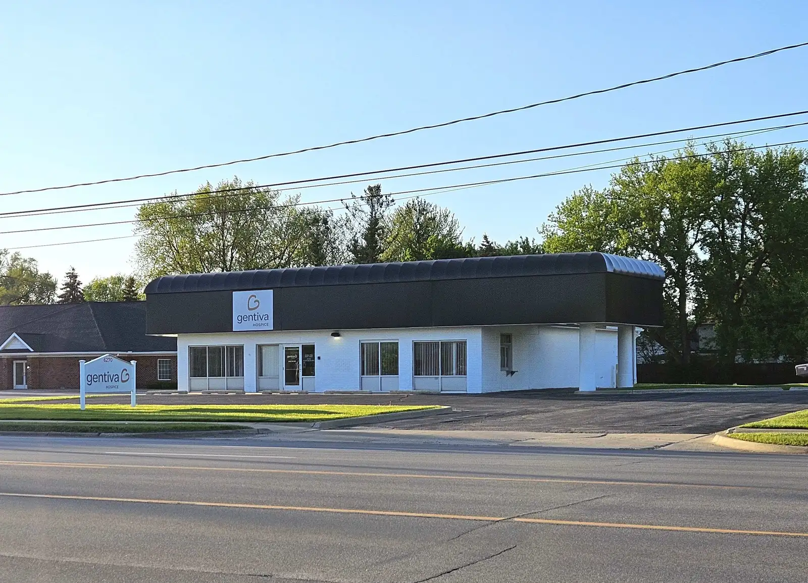 Retail/Office Space For Sale image 2