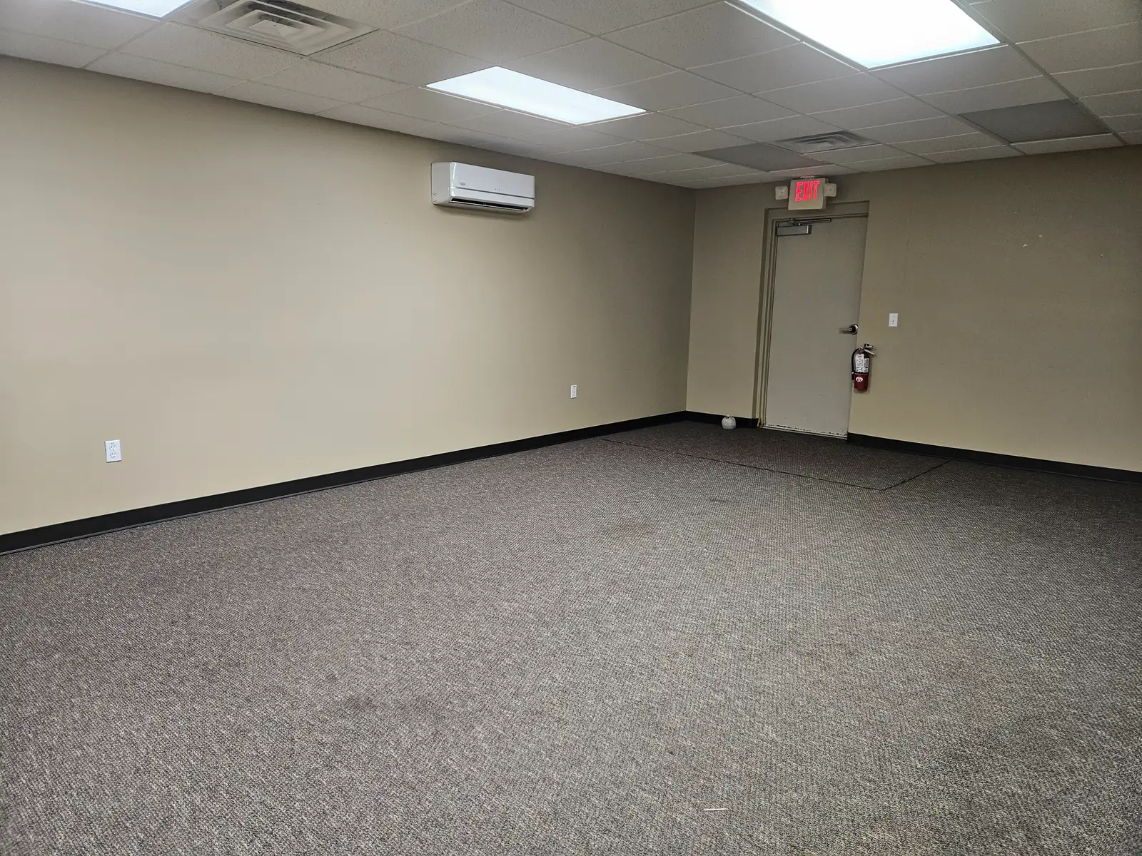 Retail/Office Space For Sale image 9