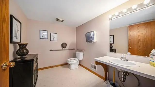 113 W Main St thumbnail 5
