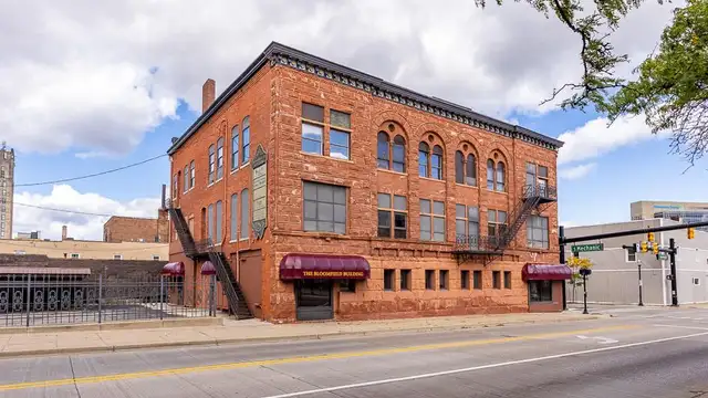 100 W Washington Ave thumbnail 4