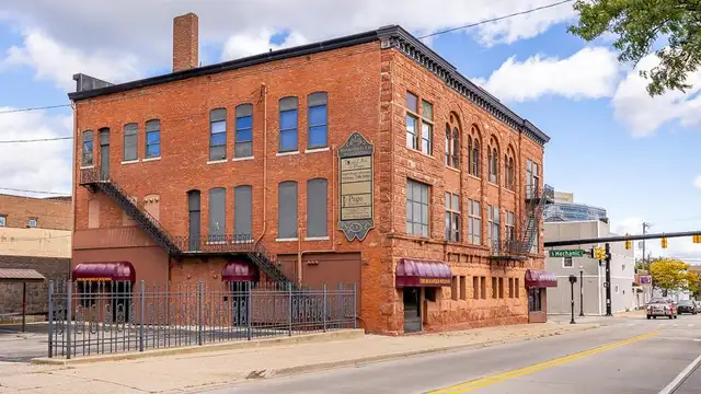 100 W Washington Ave thumbnail 5