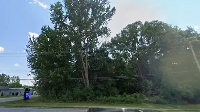 6900 Gratiot Rd thumbnail 3