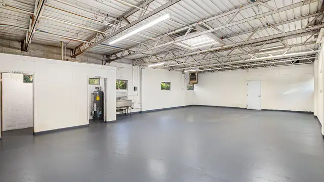 3344 E Bristol Rd thumbnail 2