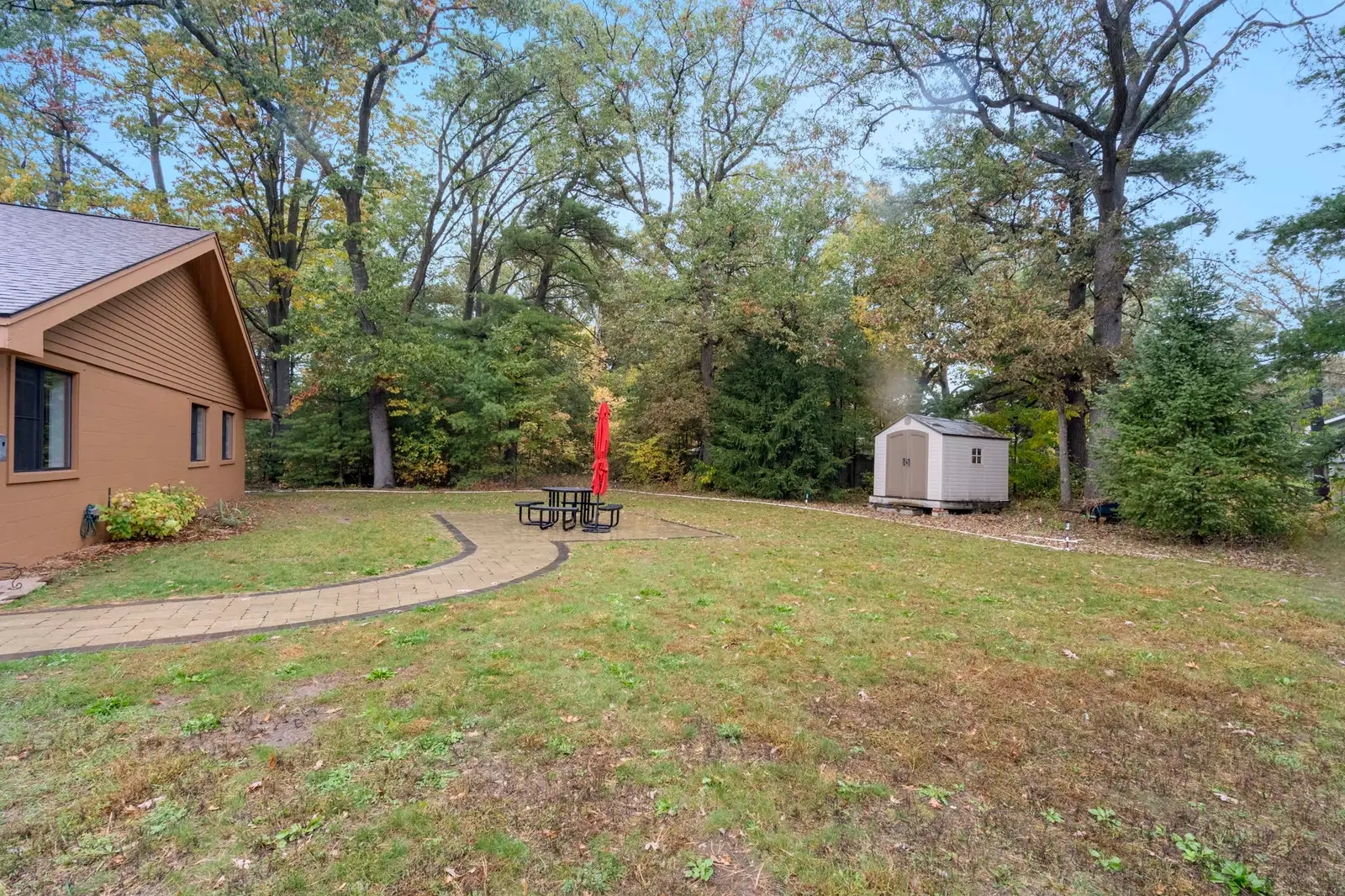 1753 Barlow St image 57