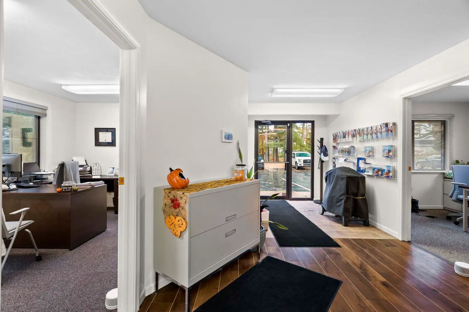 1753 Barlow St image 12