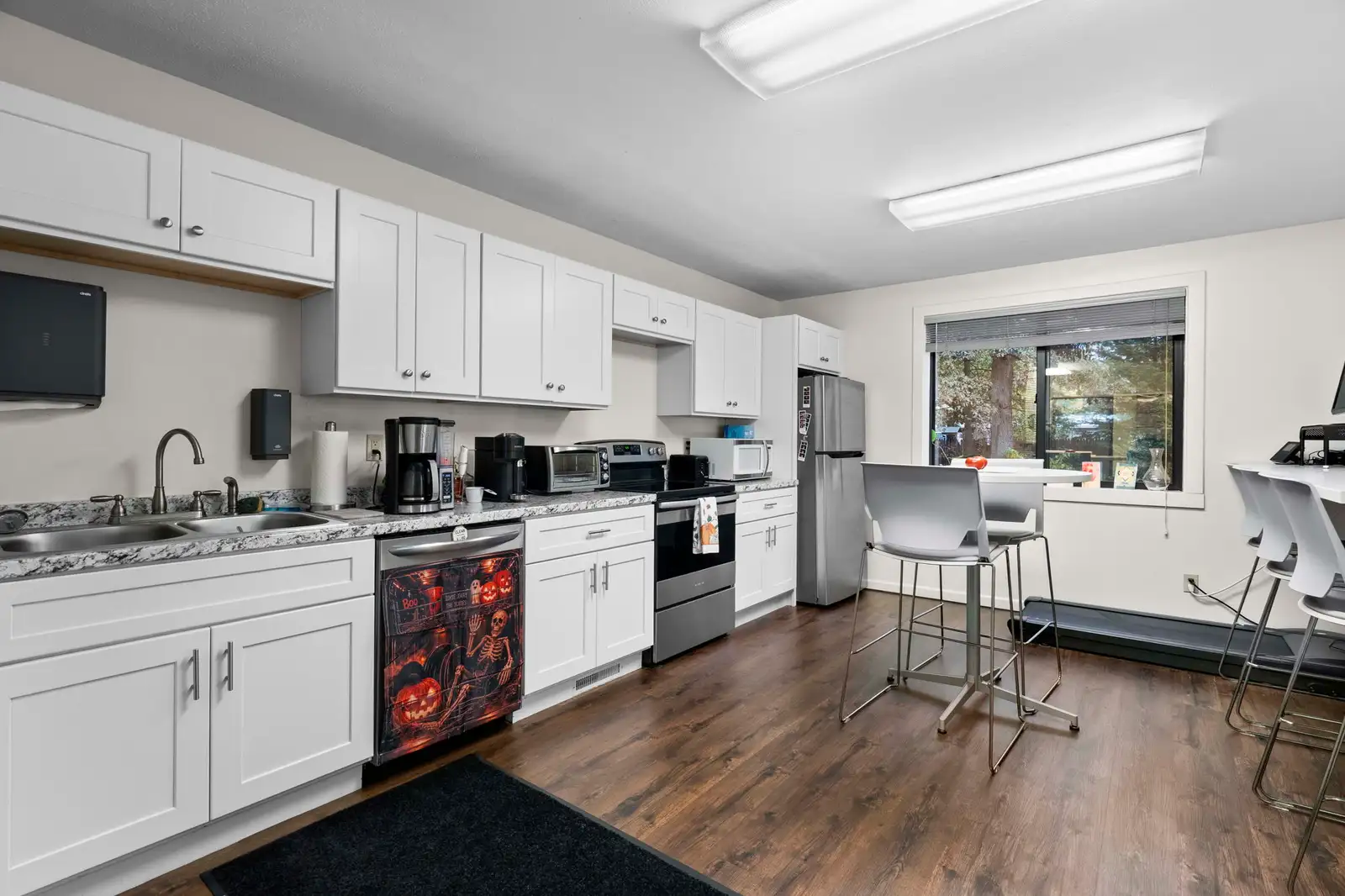 1753 Barlow St image 24