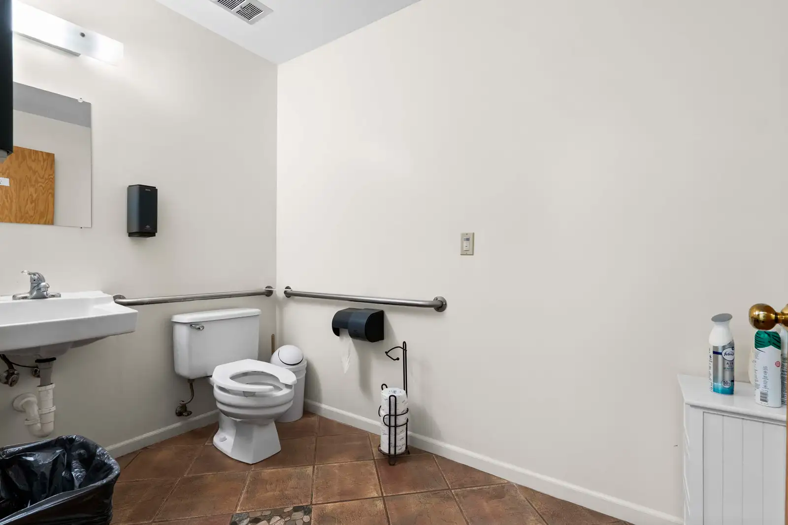 1753 Barlow St image 27