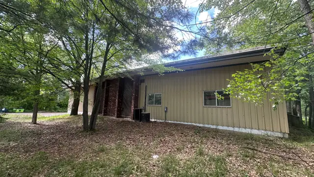 2883 Aero Park Dr thumbnail 3