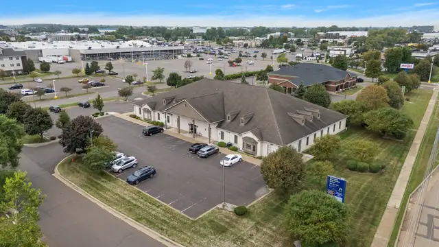 8244 Metro Pkwy thumbnail 2