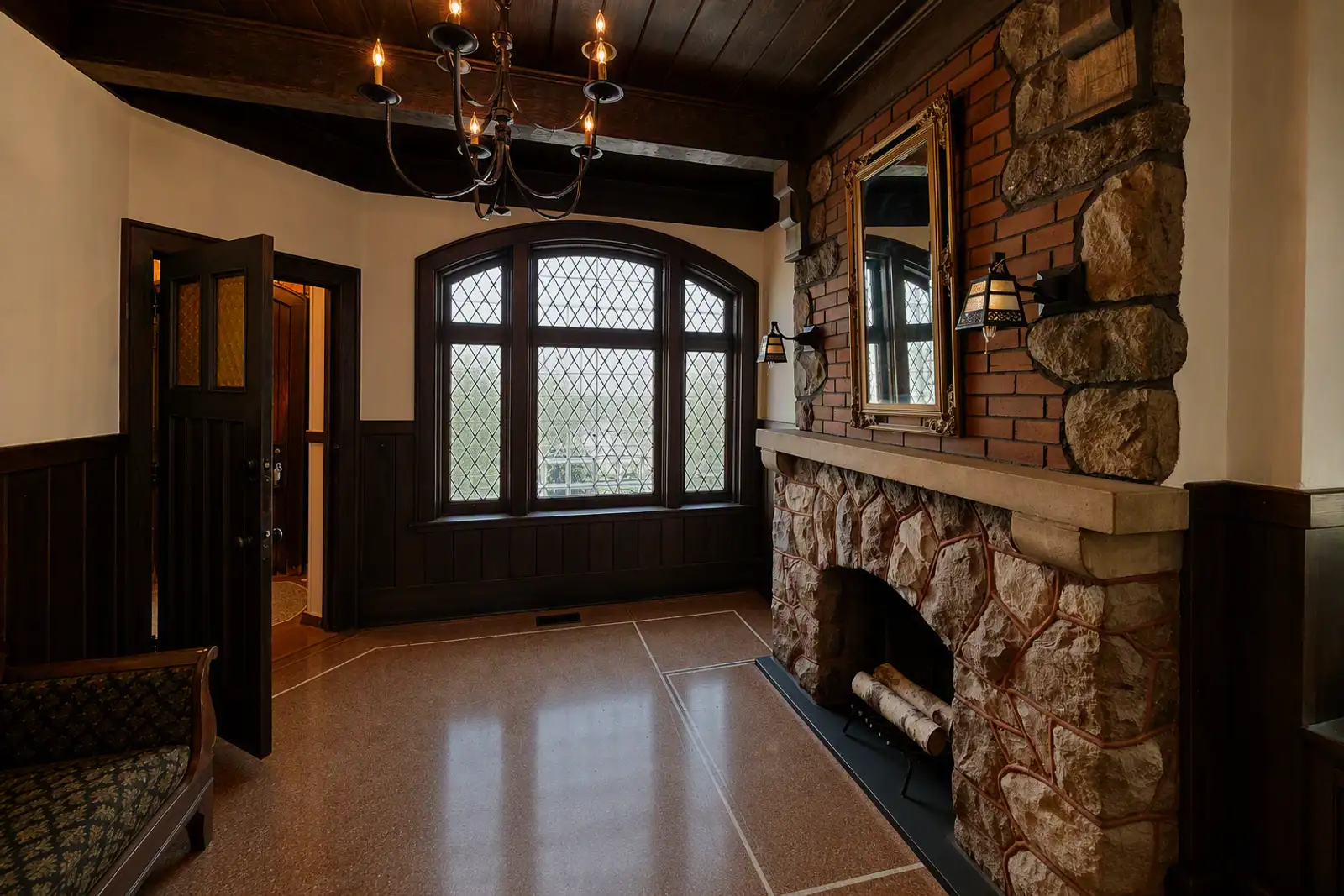 91 Cass Ave image 2