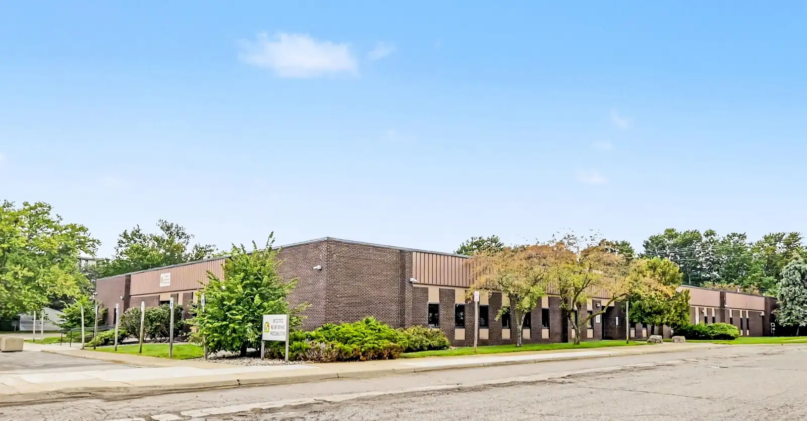 120 E Jolly Rd, Lansing, MI 48910