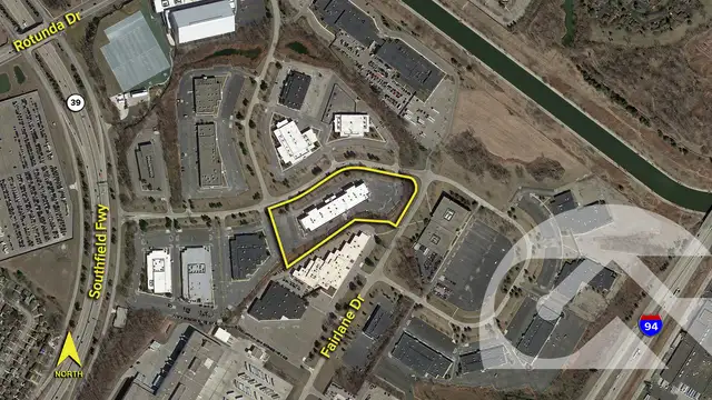 17225 Federal Dr thumbnail 2