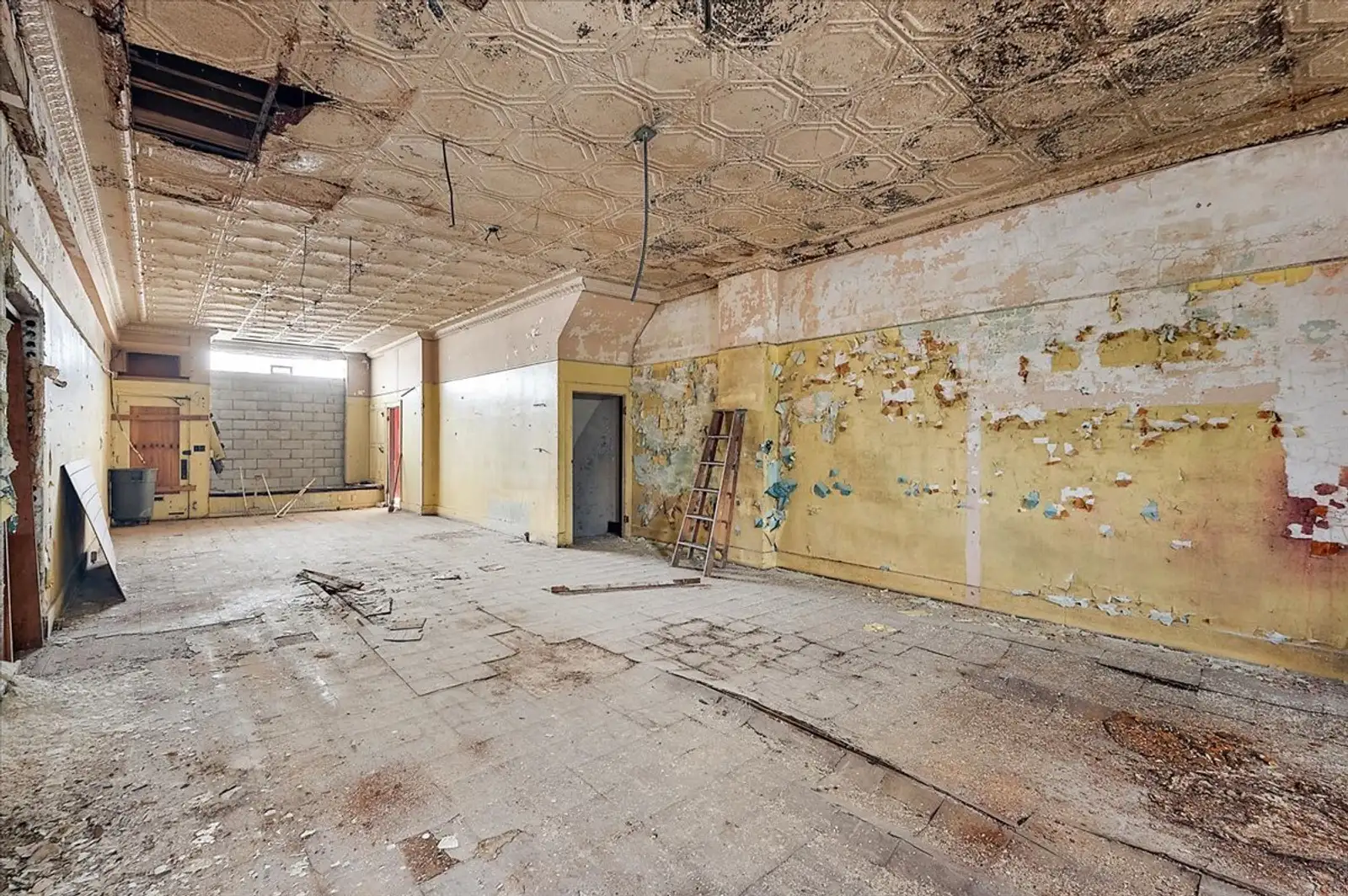 16014 E. Warren Avenue image 7