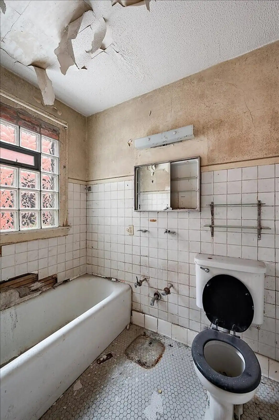 16014 E. Warren Avenue image 12