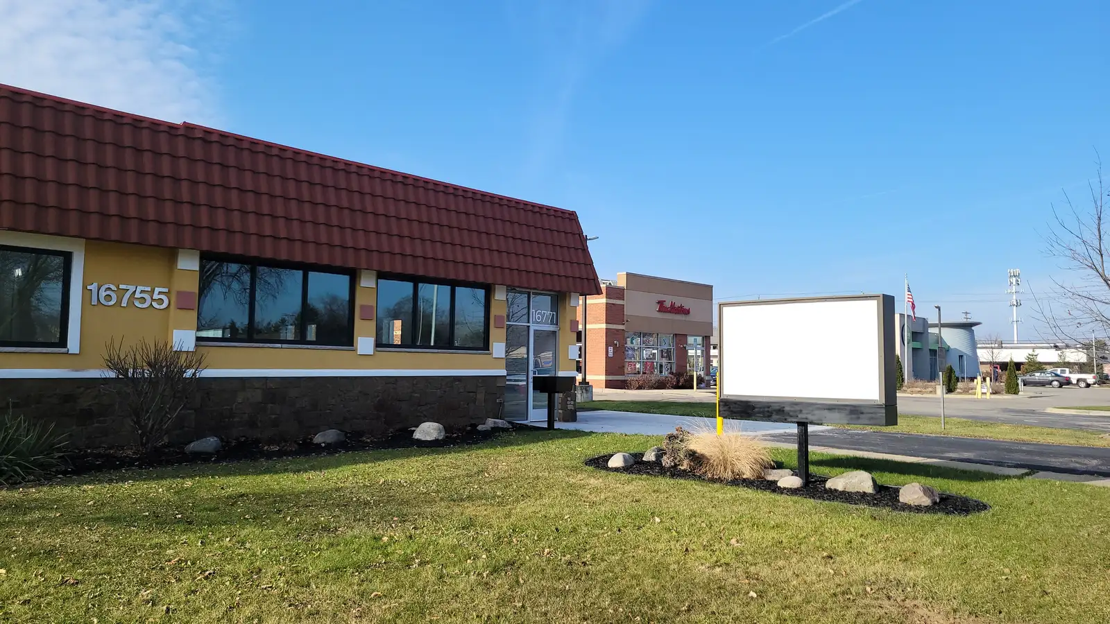 16771 Middlebelt Rd, Livonia, MI 48154