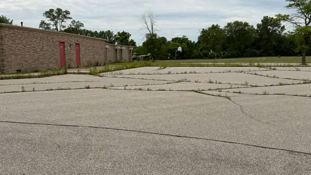 1944 Iowa Ave thumbnail 5