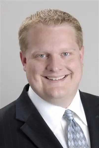 Broker Photo