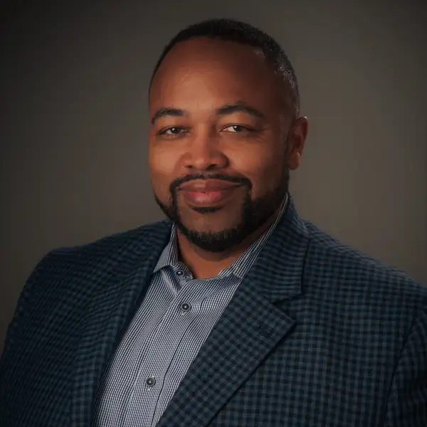 Broker Photo