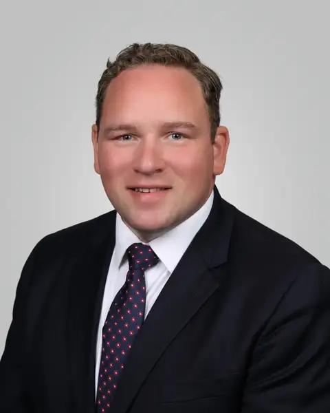 Broker Photo