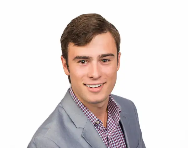 Broker Photo