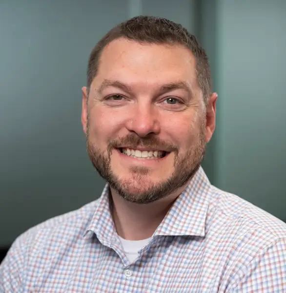 Broker Photo