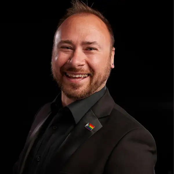 Broker Photo