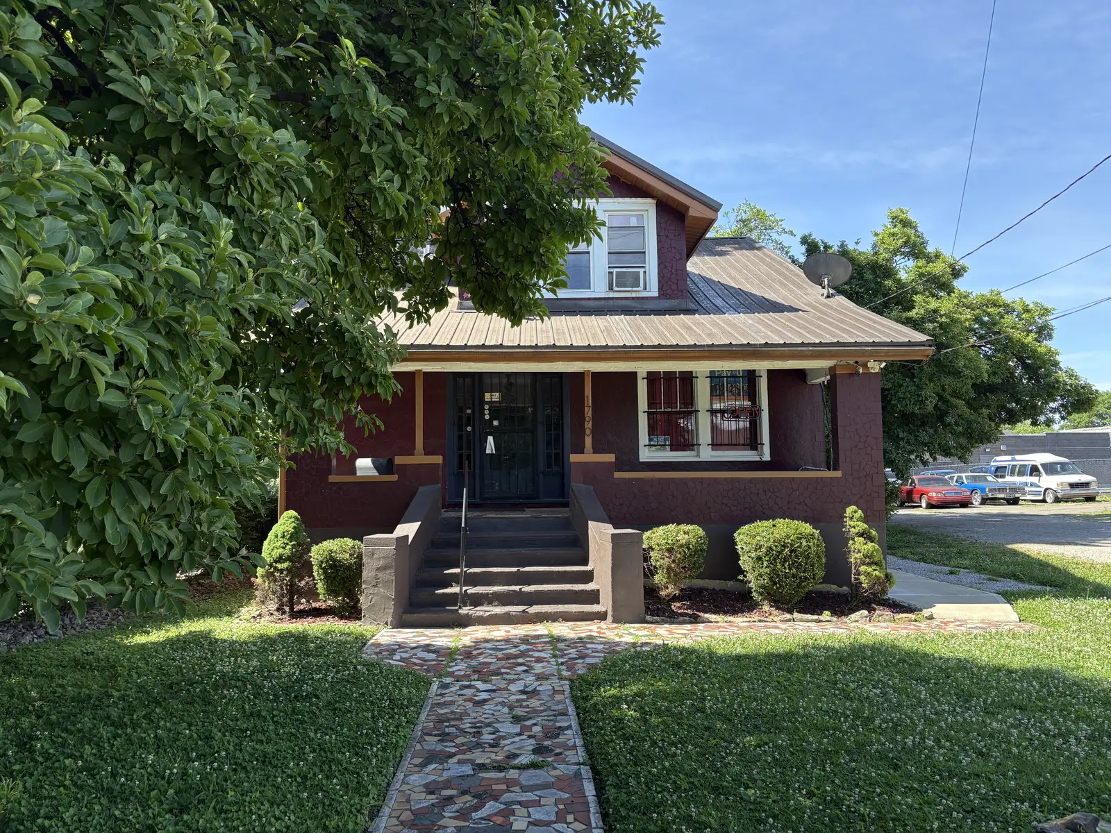 1790 Wathen Ln, Louisville, KY 40216