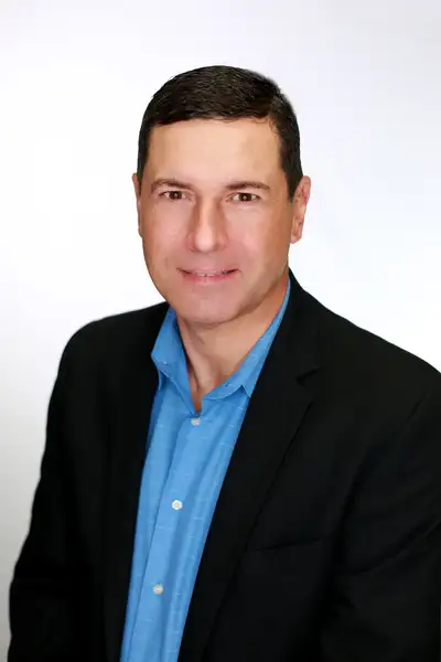 Broker Photo