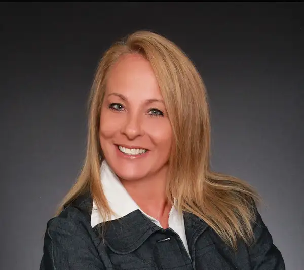 Broker Photo