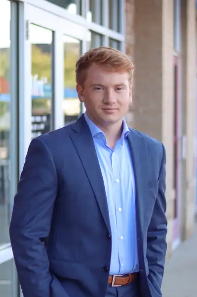 Broker Photo