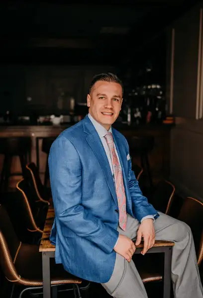 Broker Photo