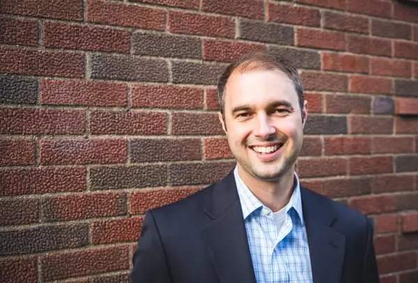 Broker Photo