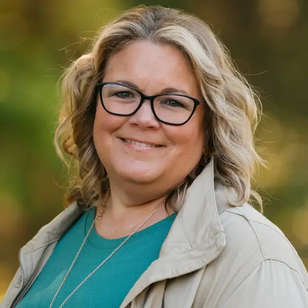 Broker Photo
