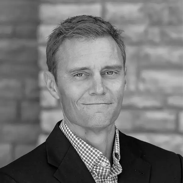 Broker Photo