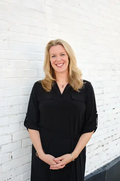 Broker Photo