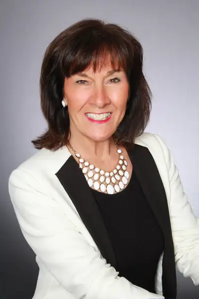 Broker Photo