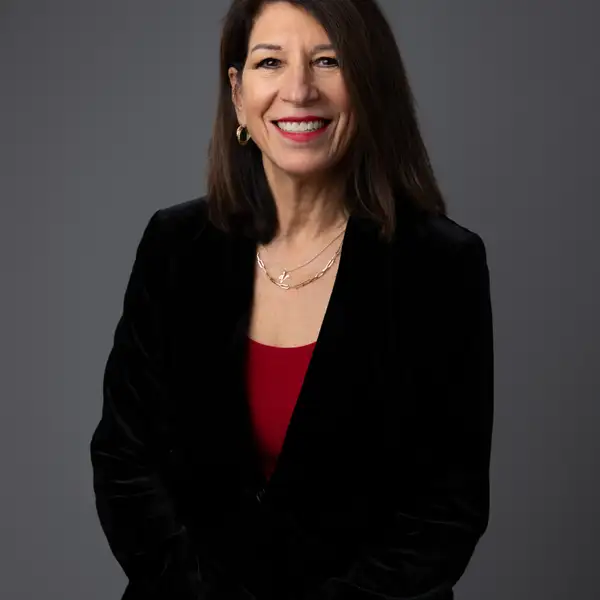 Broker Photo