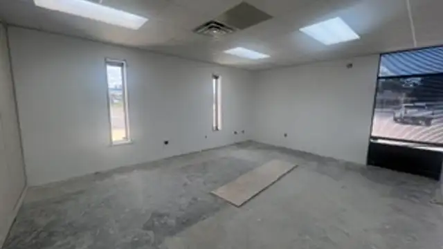 4444 Lake St thumbnail 3