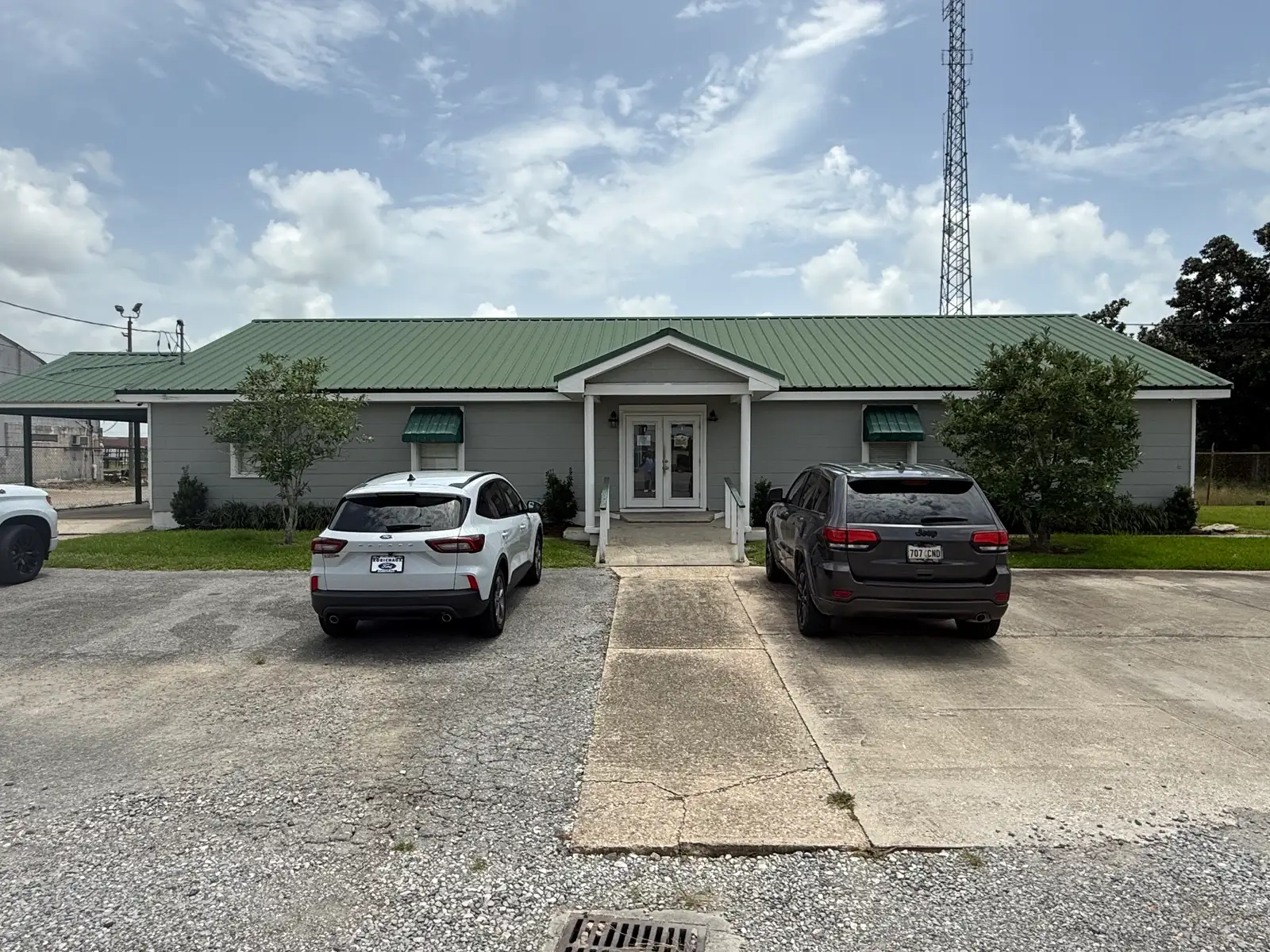 1305 Ridgefield Rd