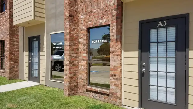 221 Southpark Rd A5 thumbnail 3