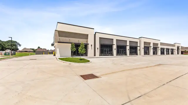 Suite 3 - Retail Suites For Lease - 615 Lafayette St thumbnail 2