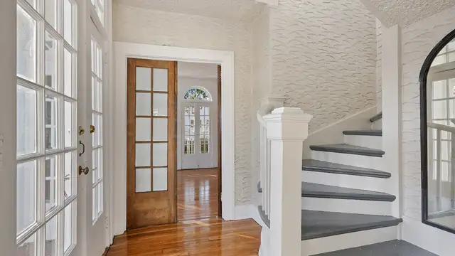 $699,000 - Broadmoor 6 plex thumbnail 5