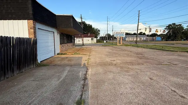 3120 Hollywood Ave thumbnail 5