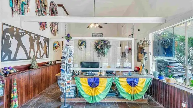 1001 Marigny St thumbnail 4