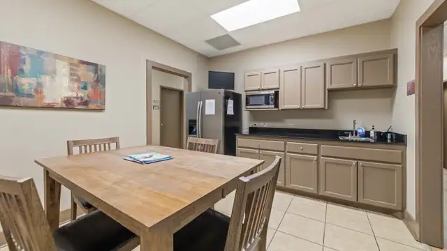Professional Suites For Lease - 128 Demanade Blvd thumbnail 5
