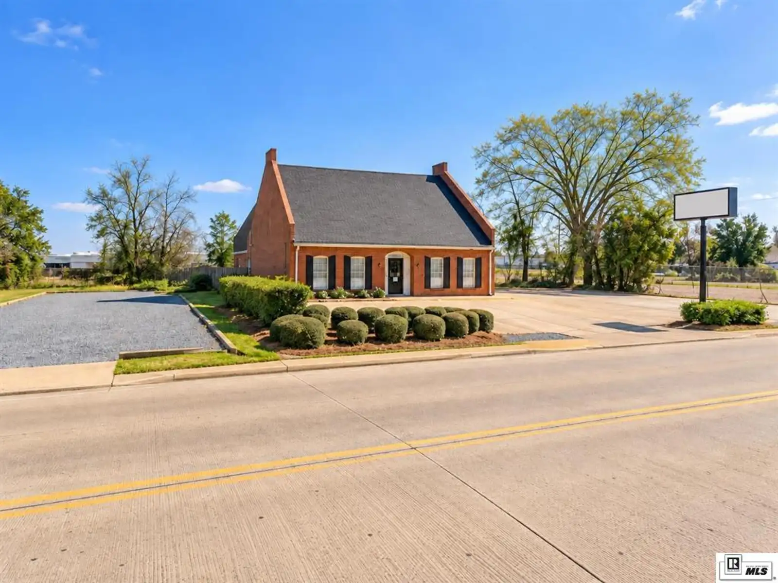 1004 N 19th St 1008 N 19th St.