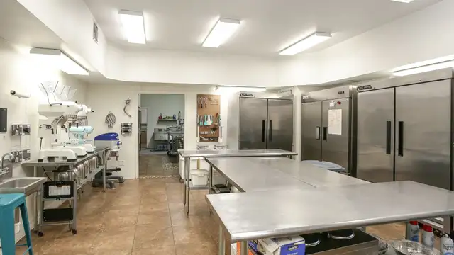 206 W 11th St thumbnail 4