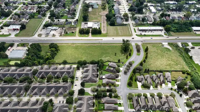 9655 Burbank Dr thumbnail 2