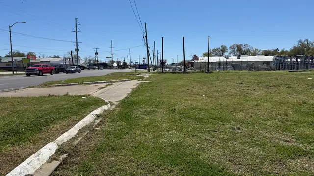 1701 Ruth Street thumbnail 2