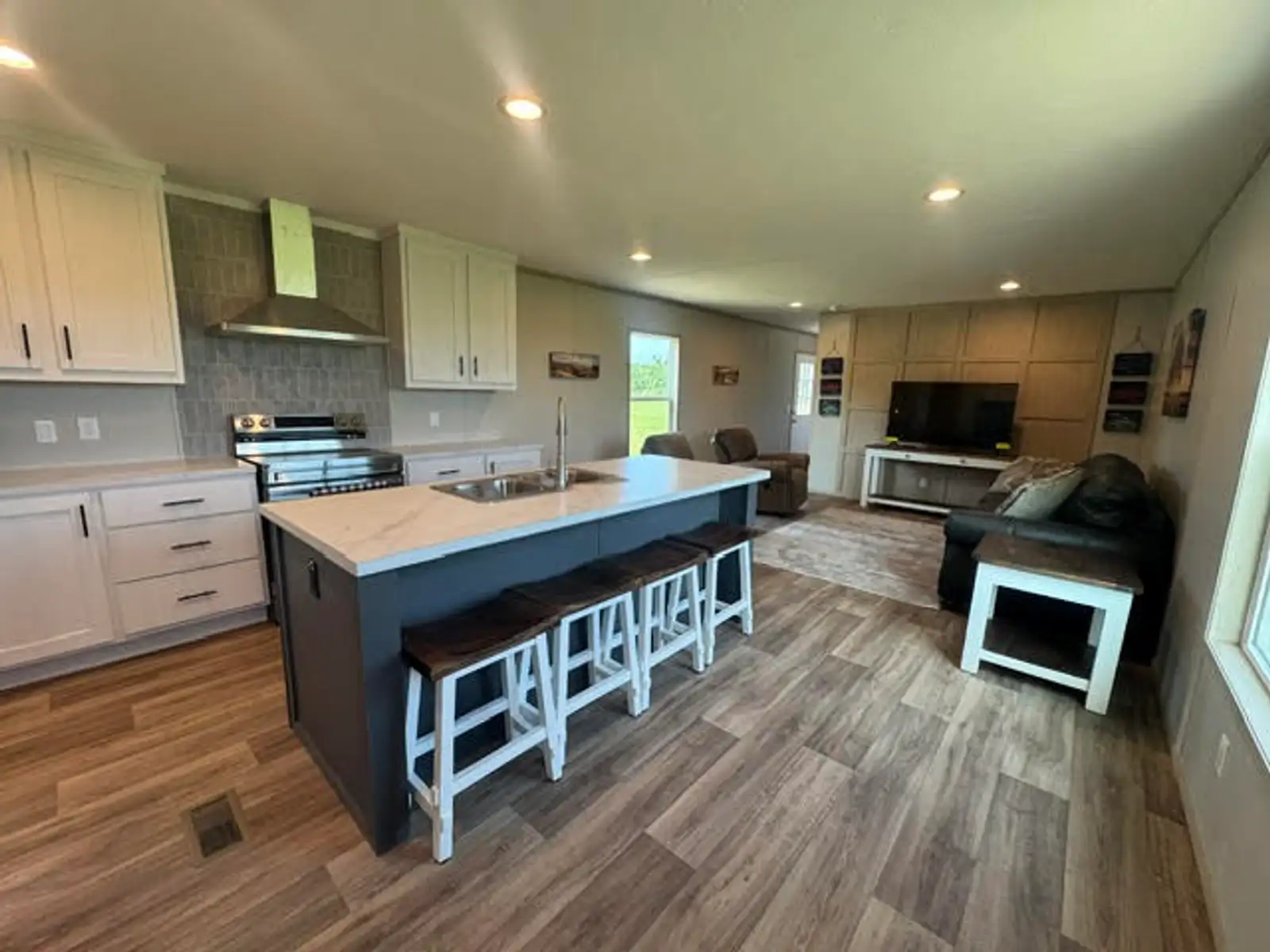 509 Hwy 856 image 6
